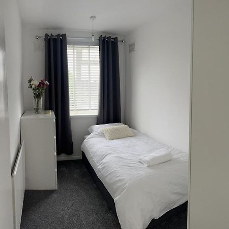 Crown Road Apartment Sittingbourne Extérieur photo