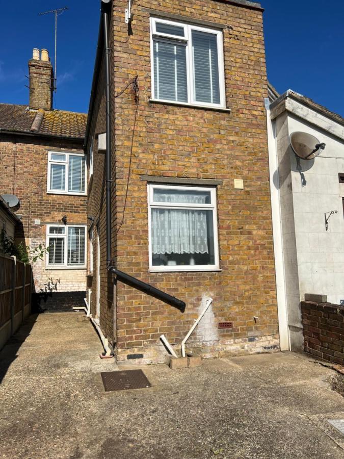 Crown Road Apartment Sittingbourne Extérieur photo